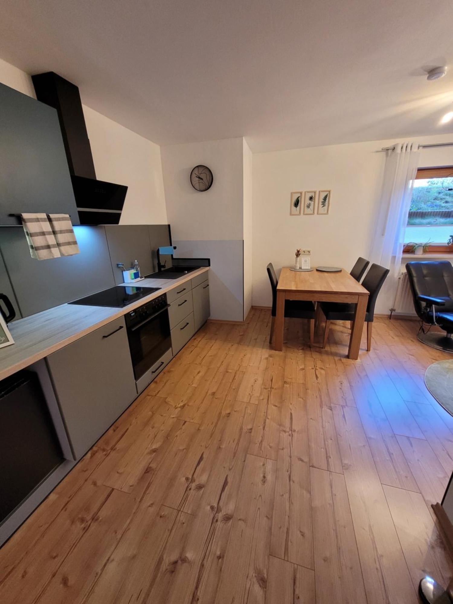 - Klein Aber Fein, 1-3 Personen, Souterrain Apartment *