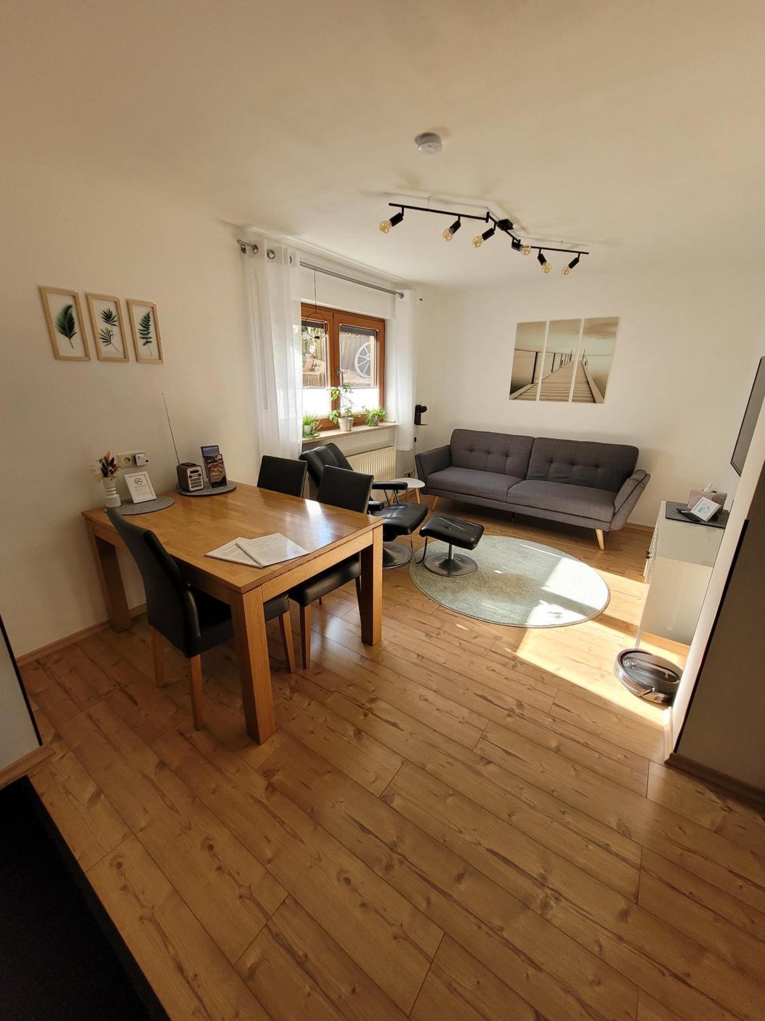- Klein Aber Fein, 1-3 Personen, Souterrain Apartment